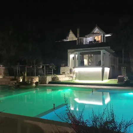 Διαμέρισμα Charming In With Shared Pool, 65 M²