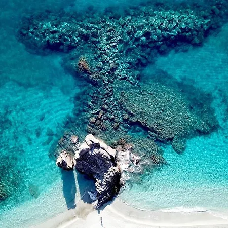 Charming In With Shared Pool, 65 M²