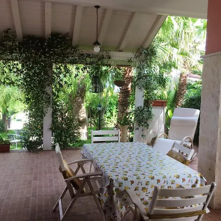 Charming In With Shared Pool, 65 M² *