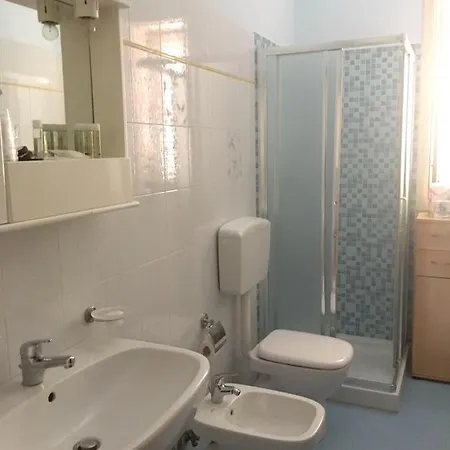 Charming In With Shared Pool, 65 M²