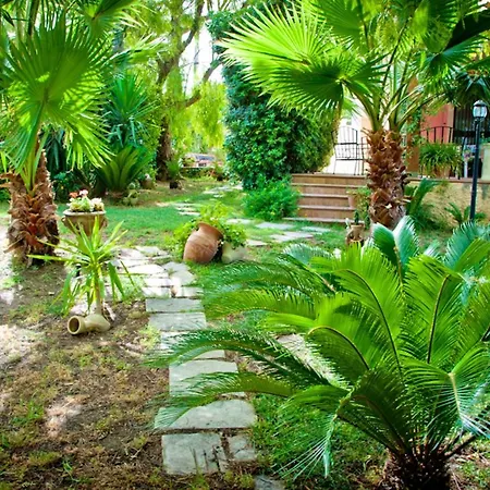 Charming In With Shared Pool, 65 M² *