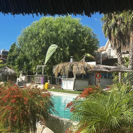 Charming With Shared Pool Apartment Pozzallo