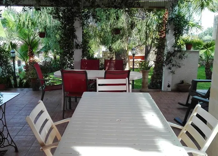 Charming With Shared Pool Apartment *
