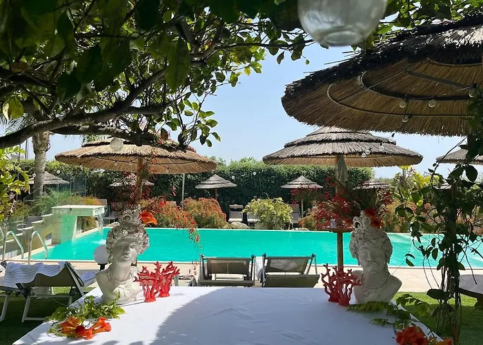 Charming With Shared Pool Apartment *