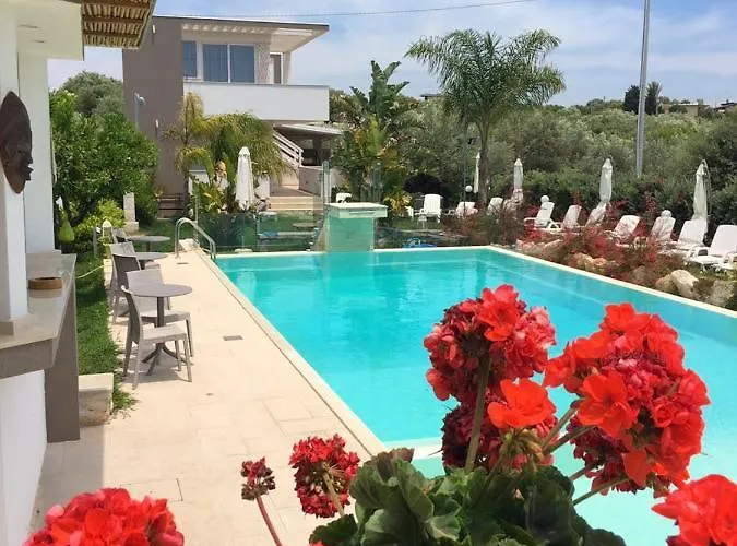 Charming With Shared Pool * Pozzallo